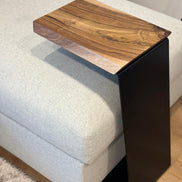 Moderner Couch- & Beistelltisch mit Charakter – Handgefertigtes Unikat trifft auf stilvolle Funktionalität