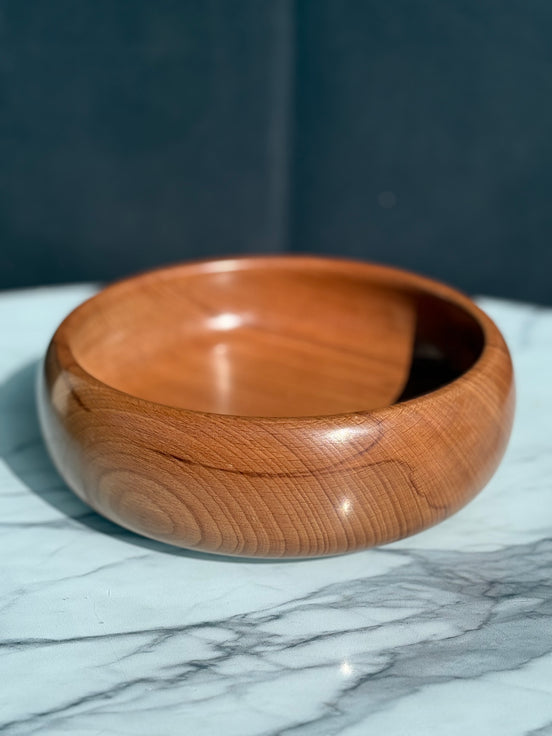 Handgedrechselte Schüssel aus Buchenholz gewachst
