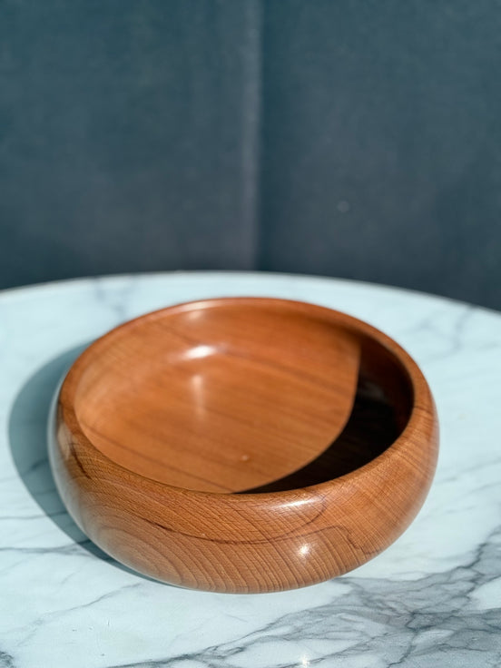 Handgedrechselte Schüssel aus Buchenholz gewachst