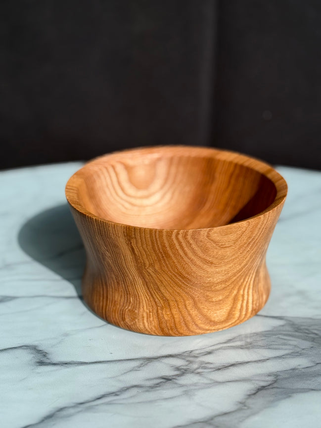 Handgedrechselte Schüssel aus Eschenholz