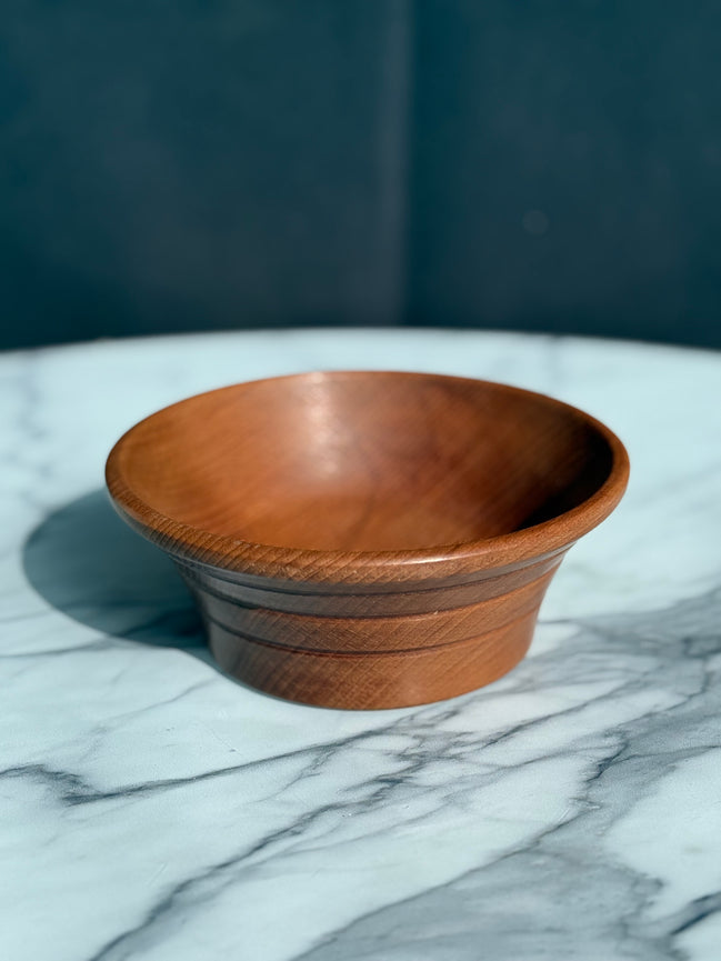 Handgedrechselte Schale aus Buchenholz