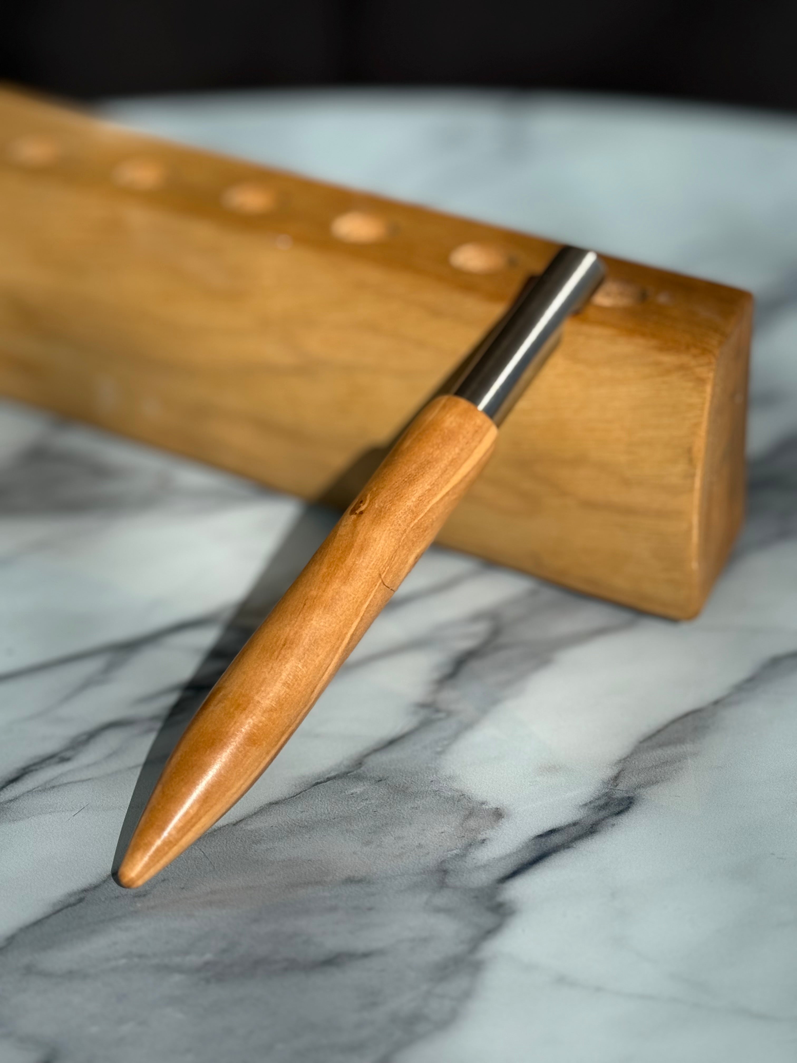 Gedrechselter Flaschenöffner aus Buchenholz