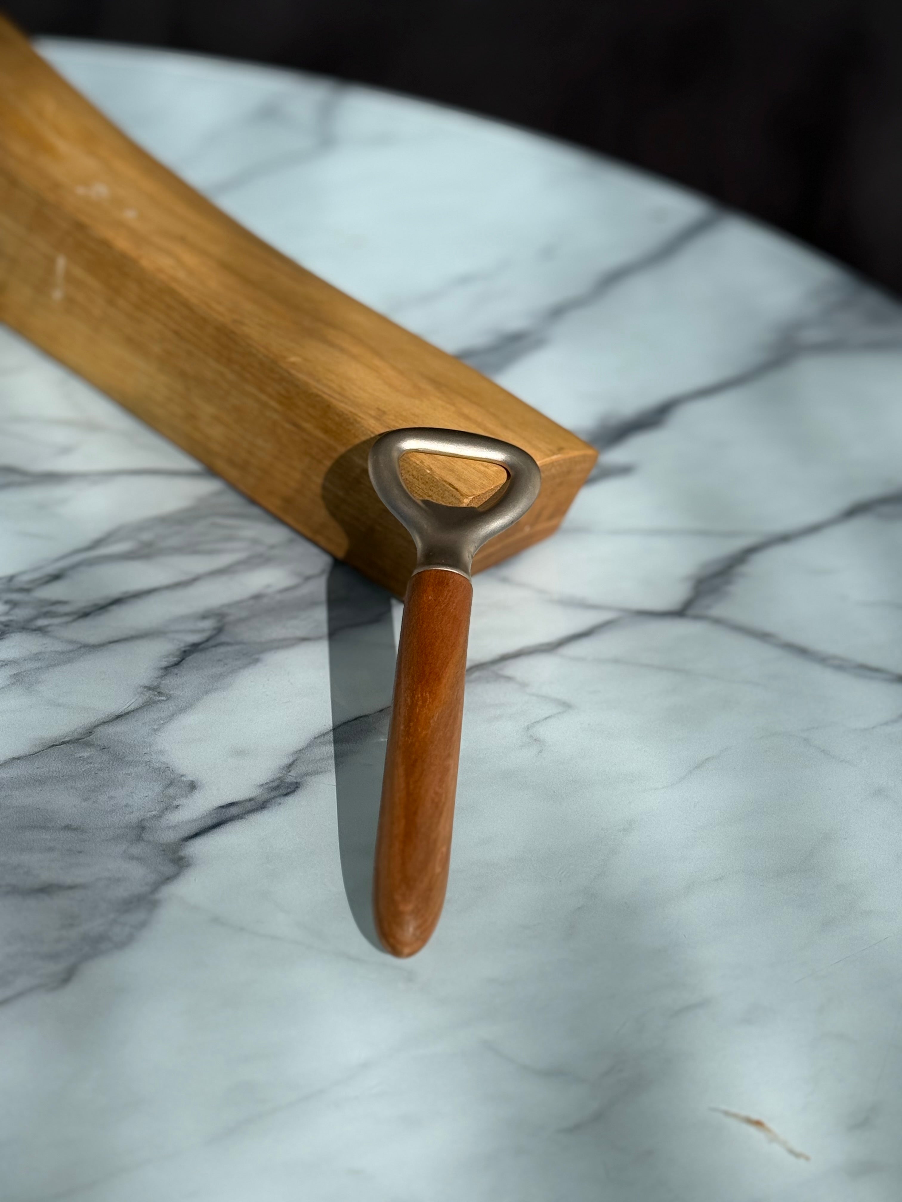 Klassischer Flaschenöffner aus Ulmenholz