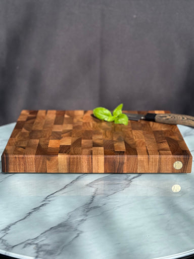 Allrounder L Schneidebrett aus Nussholz ohne Saftrille