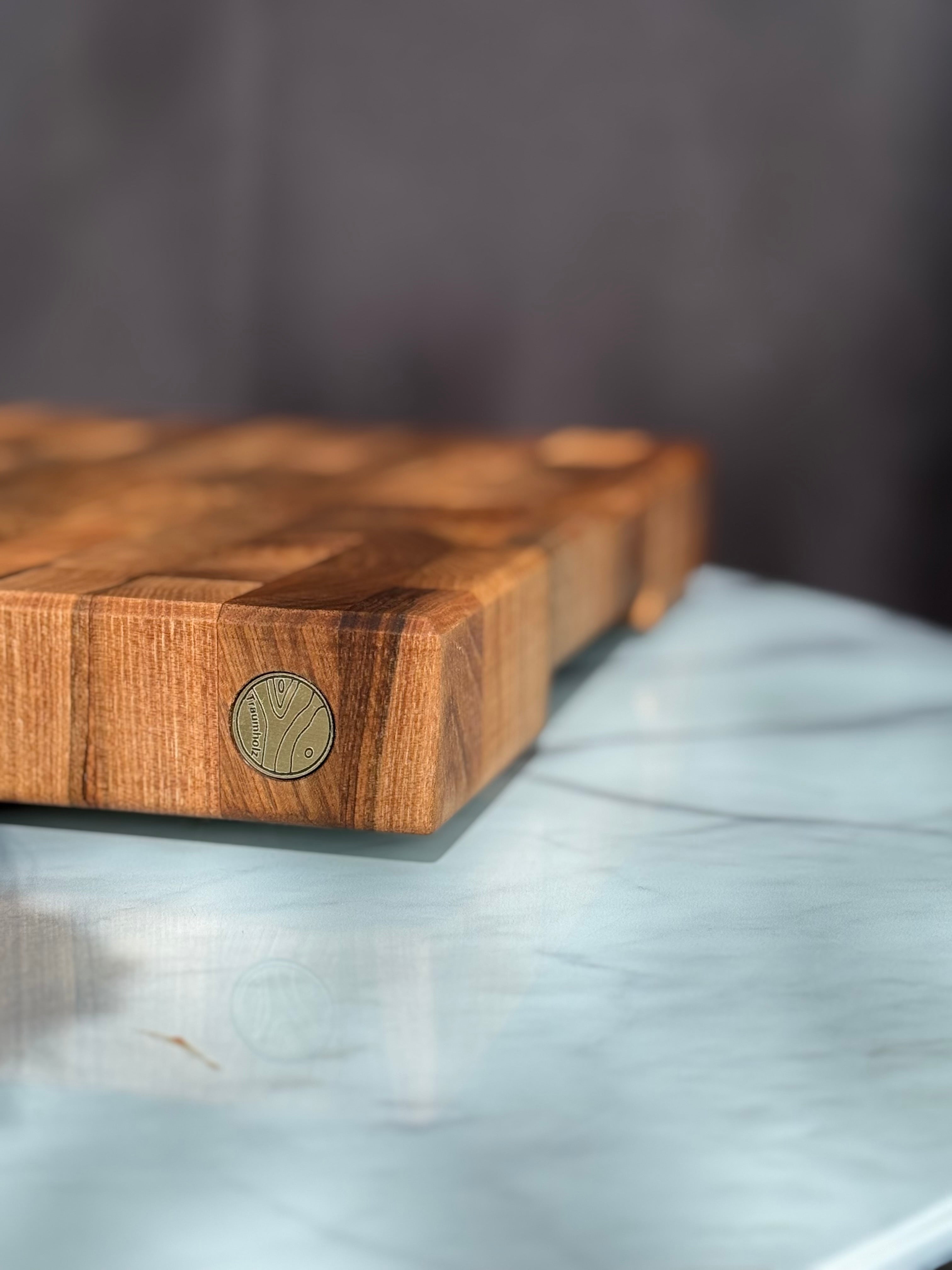 Allrounder L Schneidebrett aus Nussholz ohne Saftrille