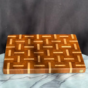 Hirnholz-Schneidebrett aus Teak & Ahorn