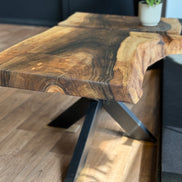 Couchtisch Walnuss mit Naturkante