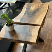 Couchtisch Walnuss mit Naturkante