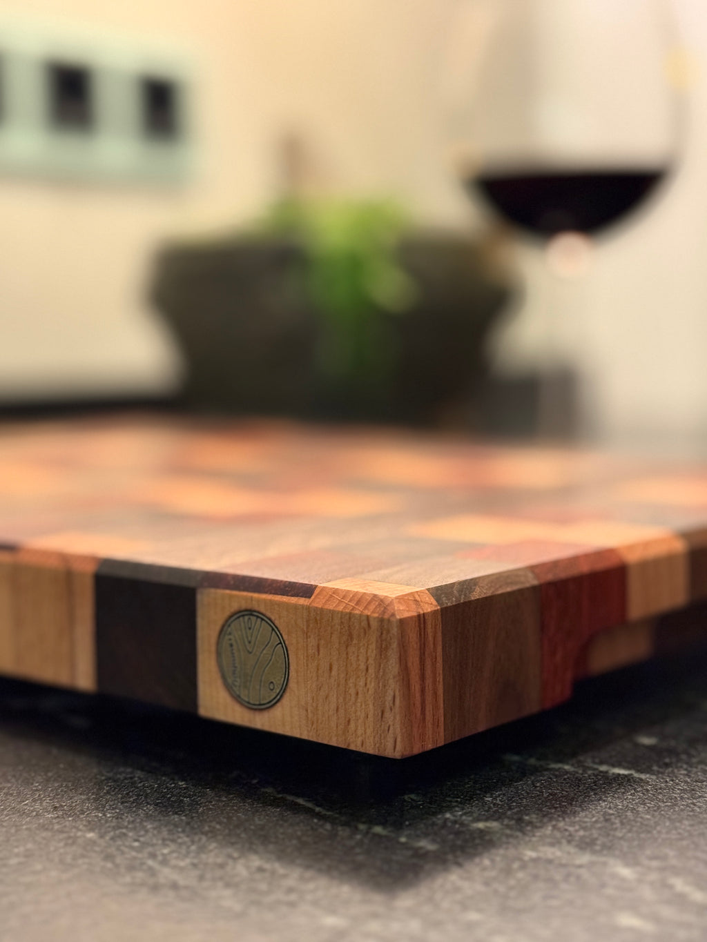 Hirnholzschneidebrett - Padouk, Buche und Schwarznuss