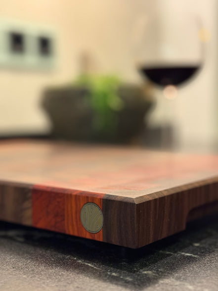 Hirnholzschneidebrett - Padouk, Buche und Schwarznuss