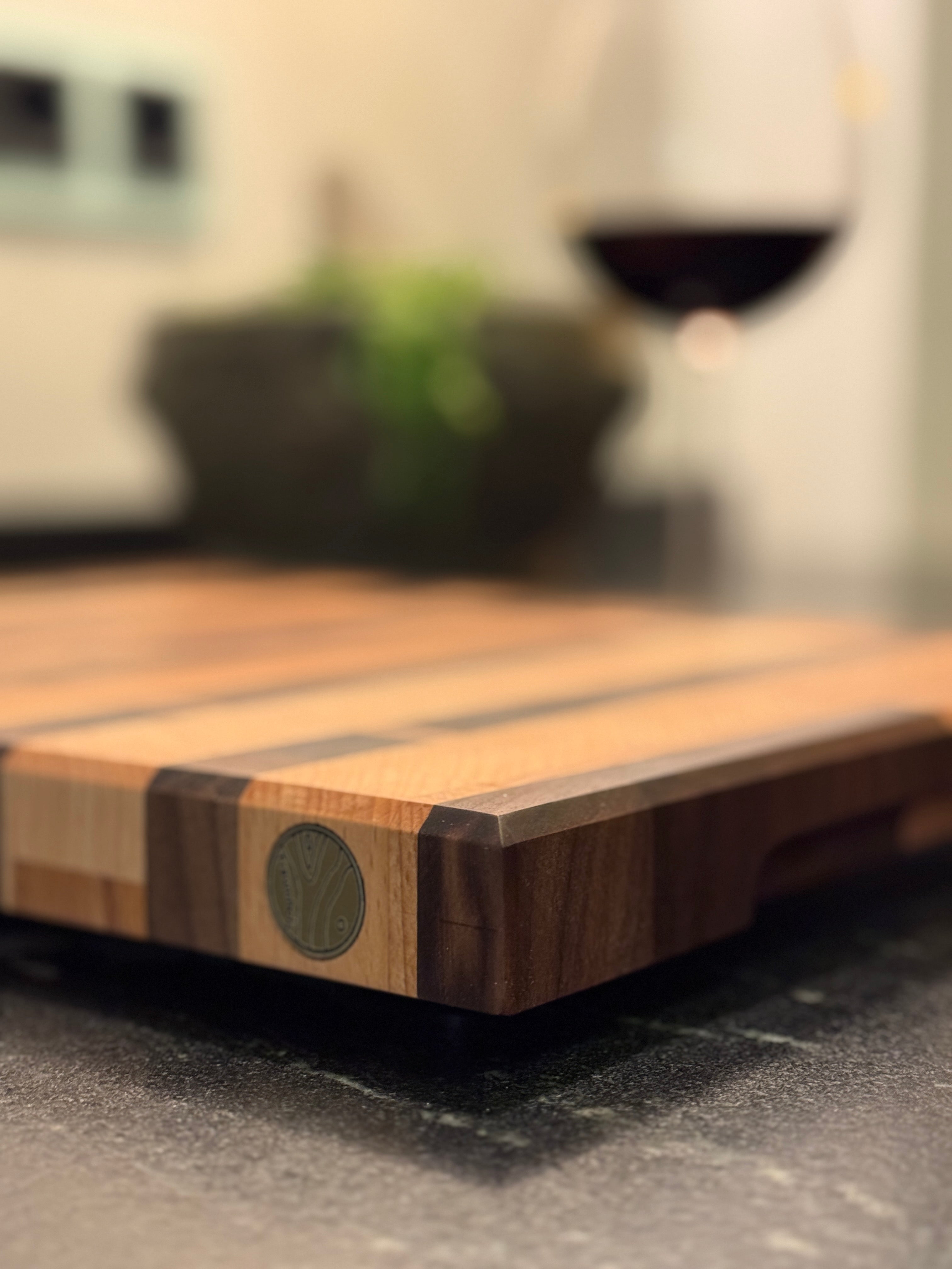 Hirnholzschneidebrett - Buche und Schwarznuss