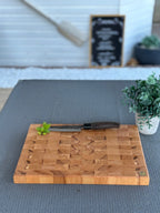 „Allrounder M“ – Kompakt. Edel. Handgemacht. Das perfekte Hirnholzbrett aus Buche