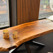 Couchtisch aus Walnussholz