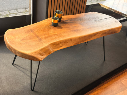 Couchtisch aus Walnussholz