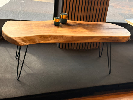 Couchtisch aus Walnussholz